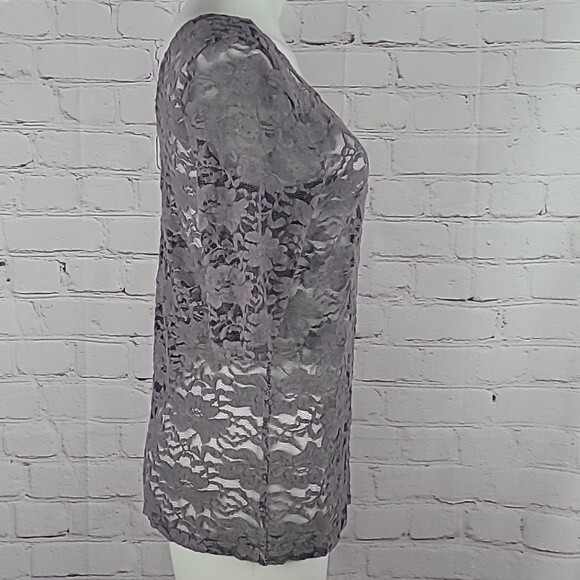 Mudd burnout Gray Floral Print Lace Half Sleeve Top. Size Extra Large. - Picture 3 of 9